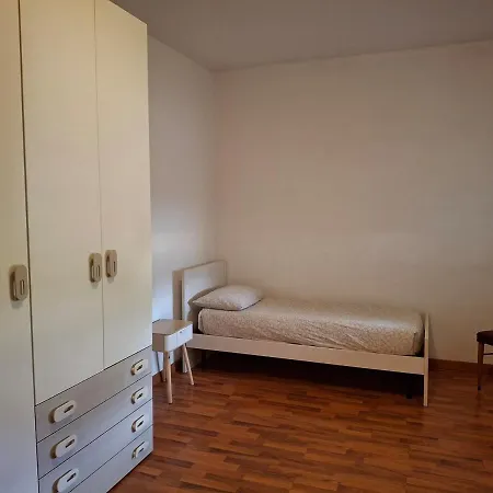 Rosen Garden Apartment *